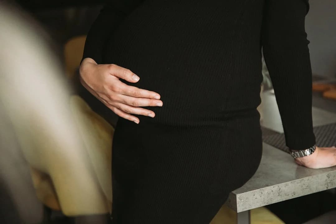 Paciente embarazada en consulta en Chicoine Chiropractic